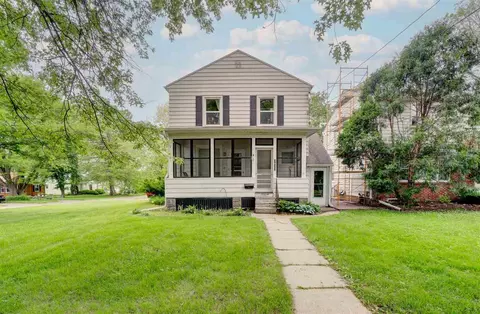 1027 3rd Ave, Iowa City, IA 52240