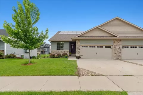 614 Dakota Ave, Tiffin, IA 52340