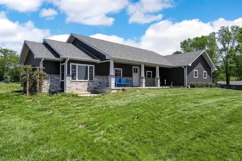 1317 79th Street Trl, Belle Plaine, IA 52208