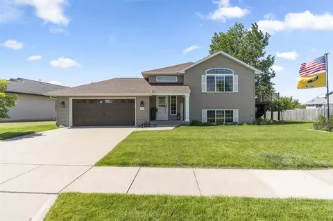 3311 Wintergreen Dr, Iowa City, IA 52240