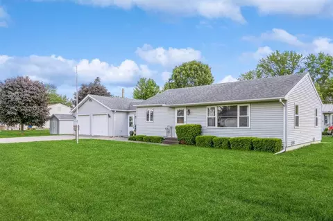 463 W Adams St, Marengo, IA 52301