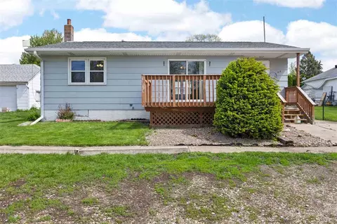 304 W South St, Mechanicsville, IA 52306