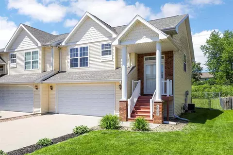 1595 Vandello Cir, North Liberty, IA 52317