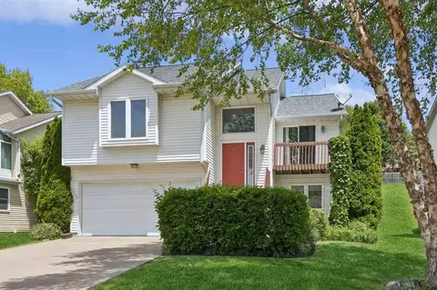 1743 Parkway Dr, Coralville, IA 52241