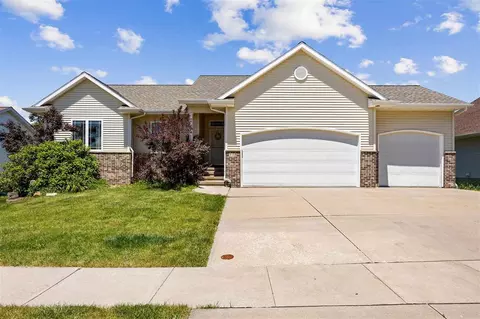 103 Whispering Wind Ln, Center Point, IA 52213