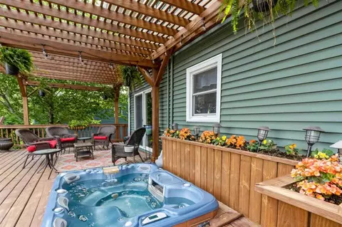 Exterior - 976 E St, Conroy, IA 52220 photo 6 of 12