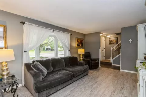 Living - 976 E St, Conroy, IA 52220 photo 2 of 3