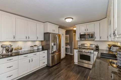 Kitchen - 976 E St, Conroy, IA 52220 photo 3 of 6