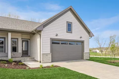 1020 Switchgrass Ln, Ely, IA 52227