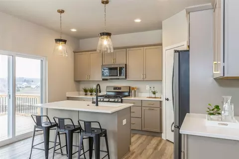 Kitchen - 3105 Sunflower St, Ely, IA 52227 photo 2 of 4