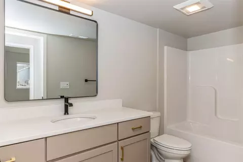 Bath - 3105 Sunflower St, Ely, IA 52227 photo 2 of 2