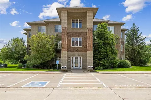 4405 Berkeley Ln, Iowa City, IA 52245
