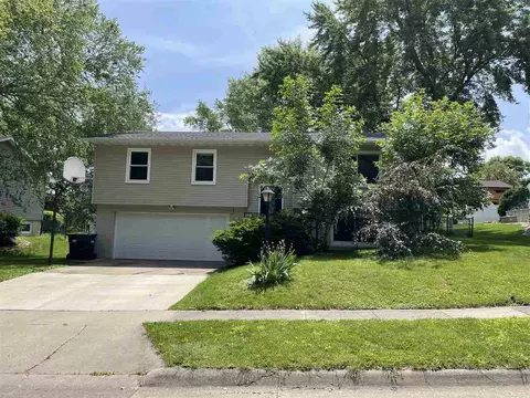 39 Penfro Dr, Iowa City, IA 52246