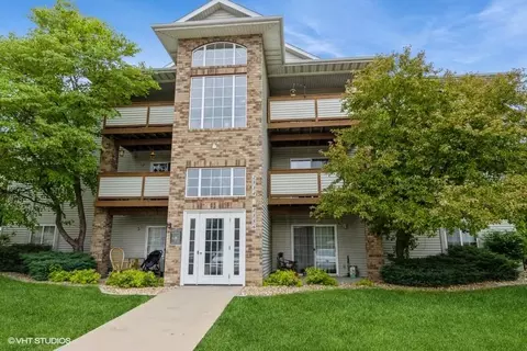 2536 Rushmore Dr, Iowa City, IA 52246