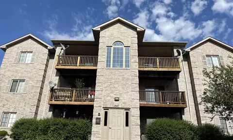 2867 Coral Ct, Coralville, IA 52241