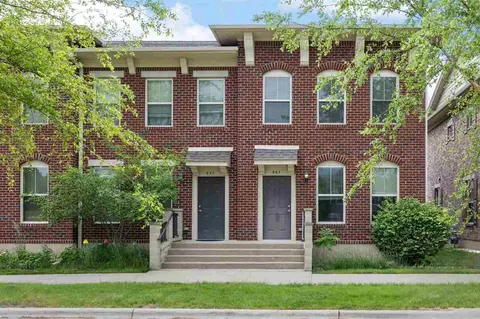 967 Walker Cir, Iowa City, IA 52245