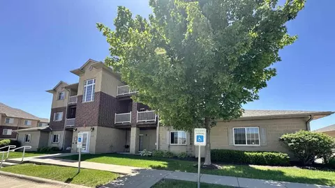 460 Bradley Pl, North Liberty, IA 52317