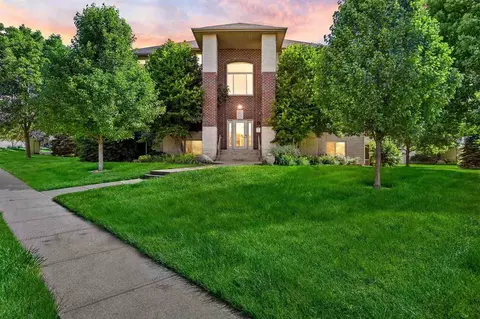 370 Camden Rd, Iowa City, IA 52245