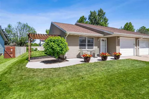 545 Sugar Creek Ln, North Liberty, IA 52317