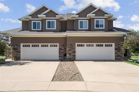 20 Ash Ct, North Liberty, IA 52317