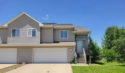 1377 Logan Ct, North Liberty, IA 52317