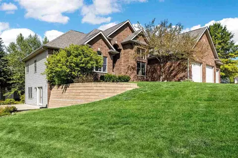 11 Hickory Pl, Iowa City, IA 52245
