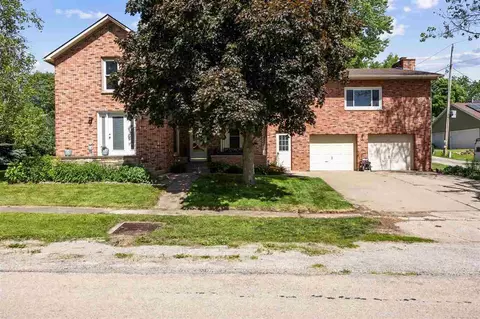 314 N Ohio St, Oxford, IA 52322