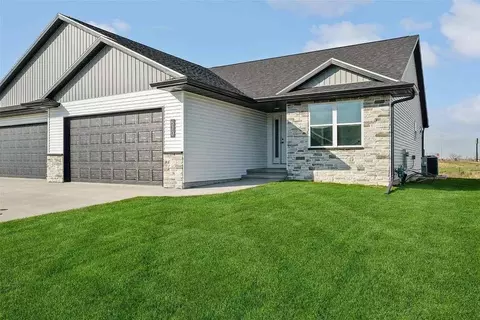570 Driftwood Ln, Atkins, IA 52206