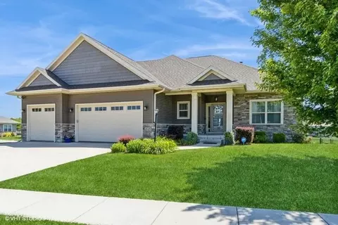 470 N Juniper St, North Liberty, IA 52317