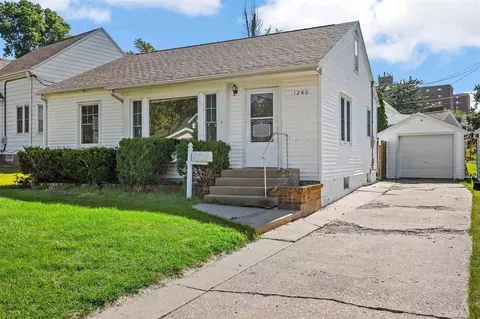 1280 Elmhurst Dr NE, Cedar Rapids, IA 52402 photo 2
