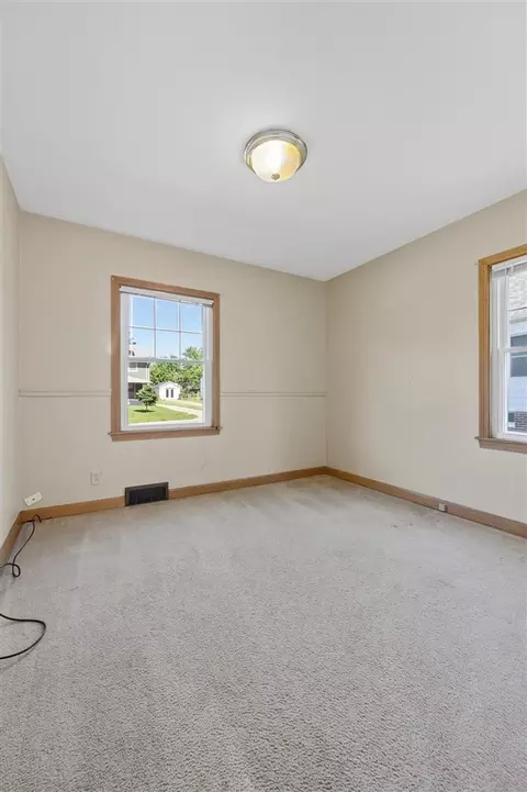 1280 Elmhurst Dr NE, Cedar Rapids, IA 52402 photo 20