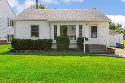1280 Elmhurst Dr NE, Cedar Rapids, IA 52402