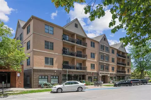 332 S Linn St #203, Iowa City, IA 52240
