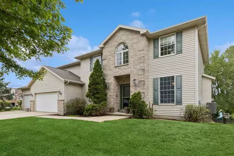 1218 Santa Fe Dr, Iowa City, IA 52246