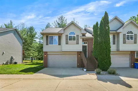 20 David Lee Ct, North Liberty, IA 52317