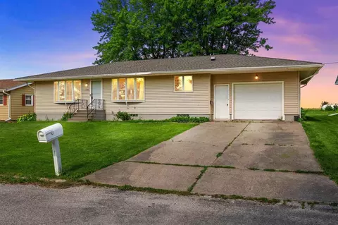 110 S Locust St, Bennett, IA 52721