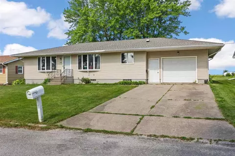 110 S Locust St, Bennett, IA 52721 photo 3