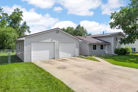 1870 Highland Rd, Ely, IA 52227 photo 2