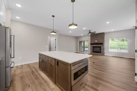 372 Cherry Ave, Iowa City, IA 52240
