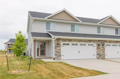 720 Hillside Dr, Tiffin, IA 52340