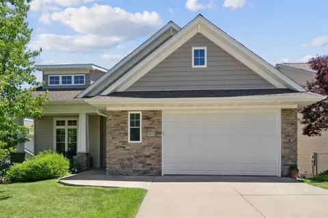 2473 Belmont Dr, Coralville, IA 52241