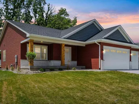5614 Seminole Valley Trl NE, Cedar Rapids, IA 52411