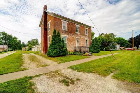 302 E Main St, Brighton, IA 52540