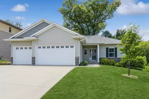 1154 Ryan Cir, Coralville, IA 52241