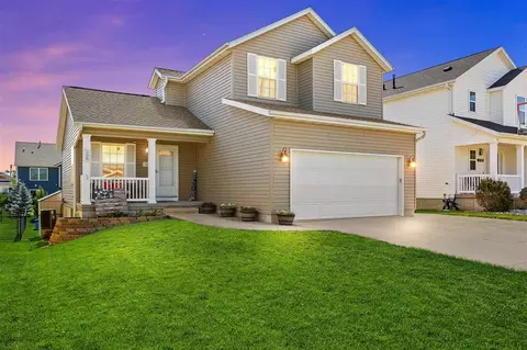 508 Moose Dr NW, Cedar Rapids, IA 52405