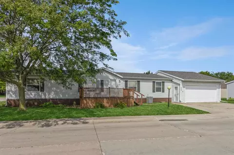 502 Mineral Point Ln, Iowa City, IA 52246
