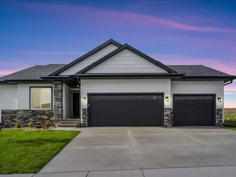 4243 Barbaro Ave, Iowa City, IA 52240