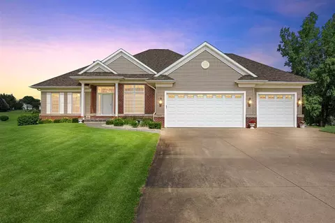 2491 Westwind Ln, Cedar Rapids, IA 52411