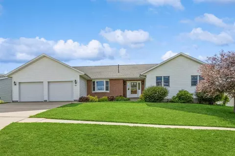 400 Page St, Williamsburg, IA 52361
