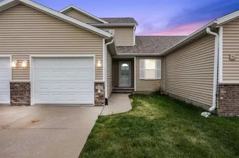 182 Alydar Dr, North Liberty, IA 52317